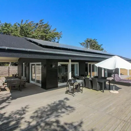 Holiday home Franki Lokken
