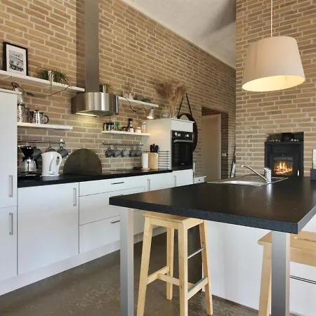 Holiday home Franki Lokken