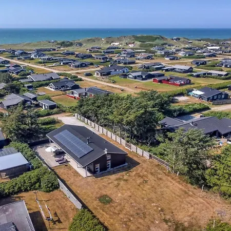 Holiday home Franki Lokken