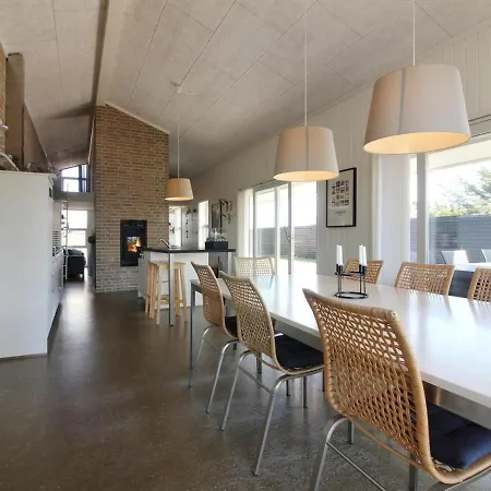 Holiday home Franki Lokken